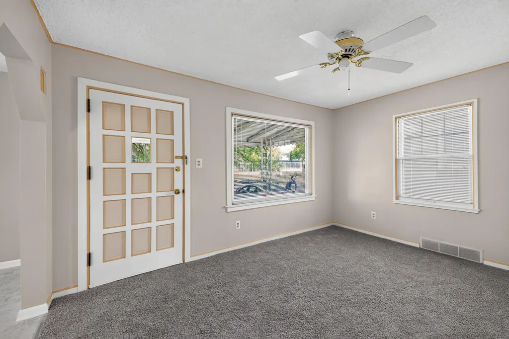 18260 Harman Street Melvindale City MI 48122