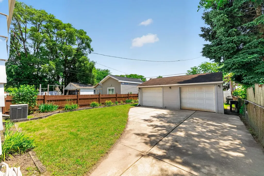 18260 Harman Street Melvindale City MI 48122