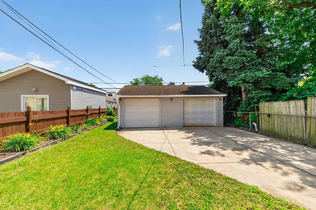 18260 Harman Street Melvindale City MI 48122