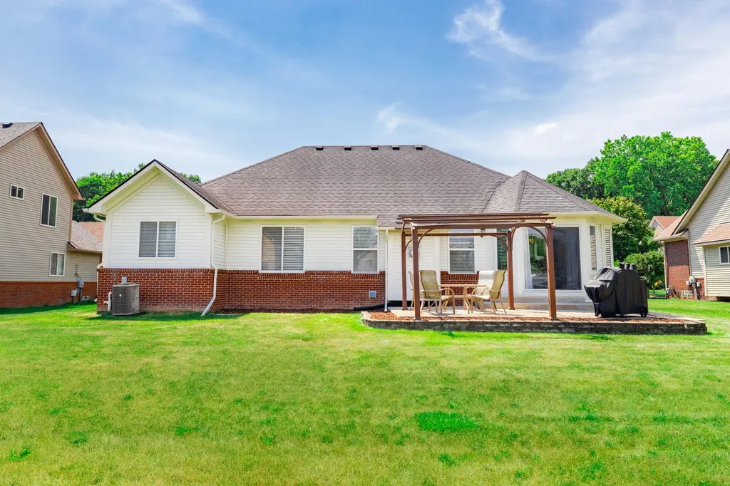 23509 W Creek Drive Unknown City MI 48164