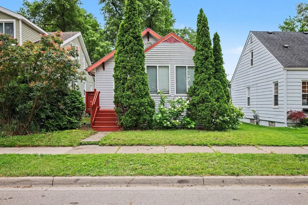 536 E Oakridge Street Ferndale City MI 48220