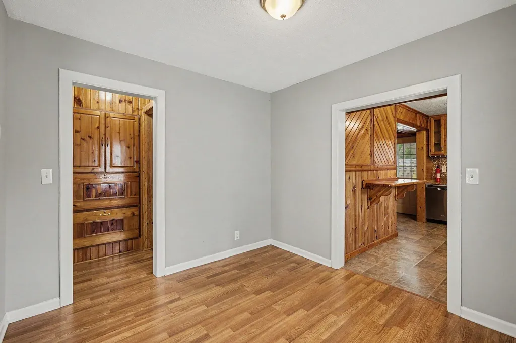536 E Oakridge Street Ferndale City MI 48220