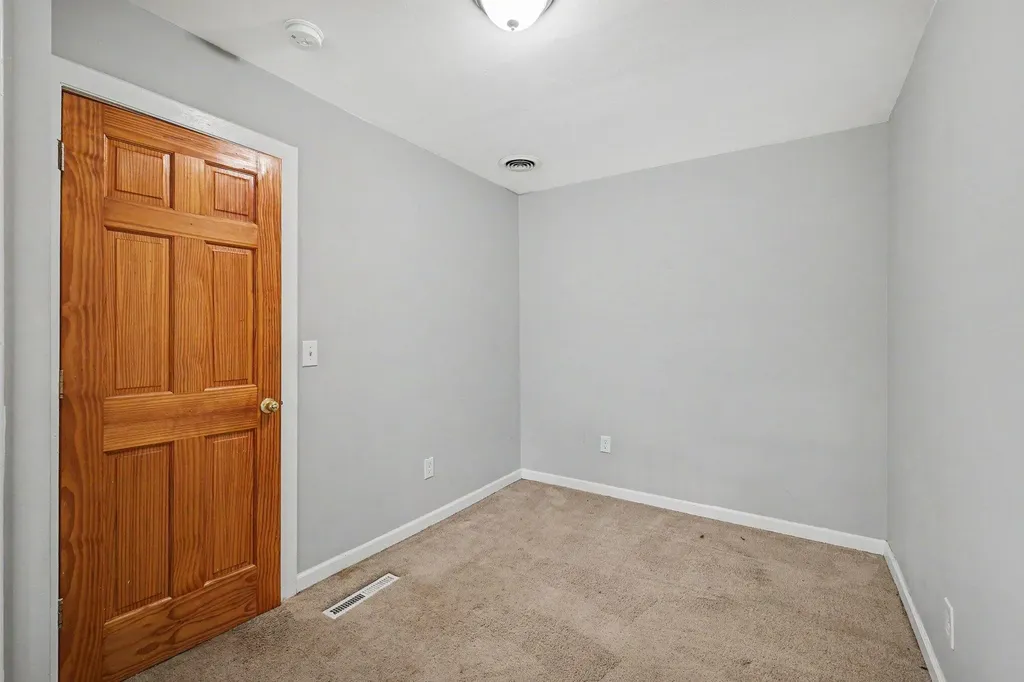 536 E Oakridge Street Ferndale City MI 48220