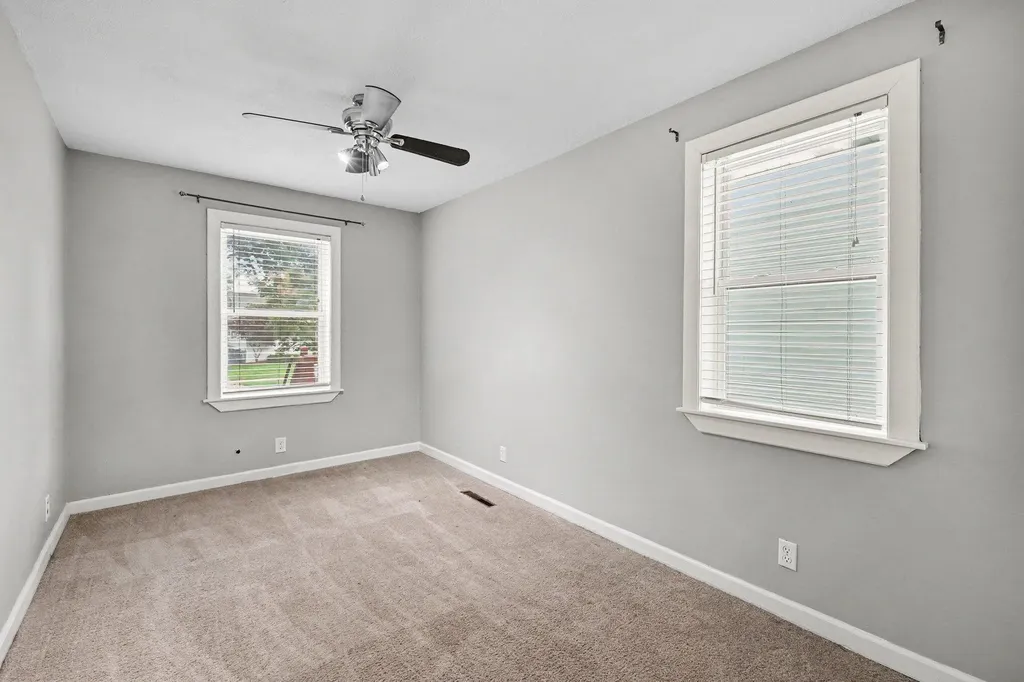 536 E Oakridge Street Ferndale City MI 48220