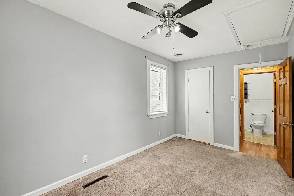 536 E Oakridge Street Ferndale City MI 48220