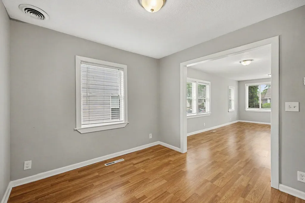 536 E Oakridge Street Ferndale City MI 48220