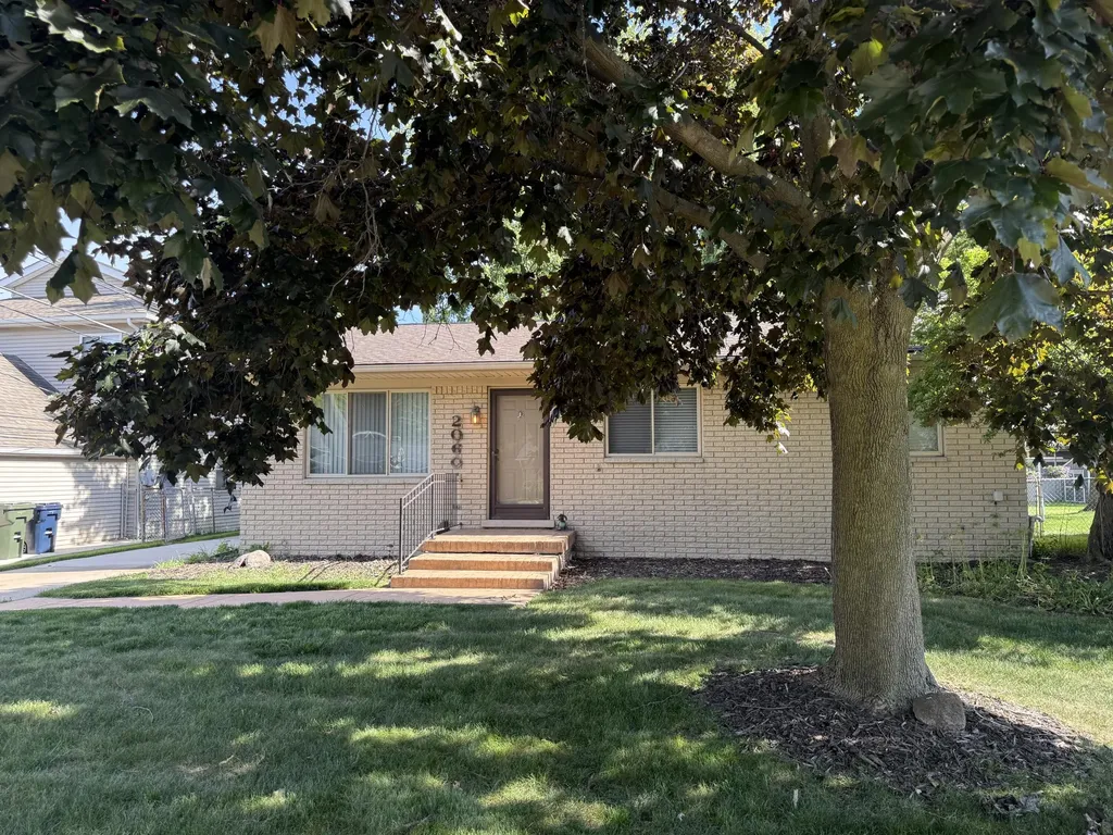 2060 Oakcrest Road Sterling Heights City MI 48310