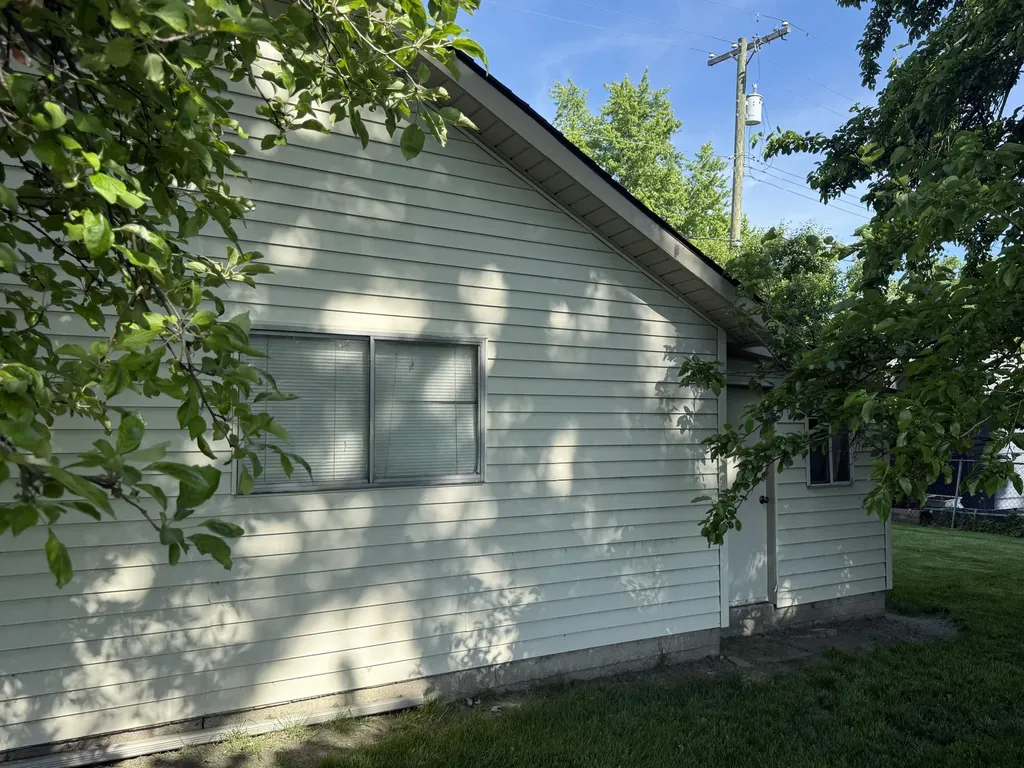 2060 Oakcrest Road Sterling Heights City MI 48310