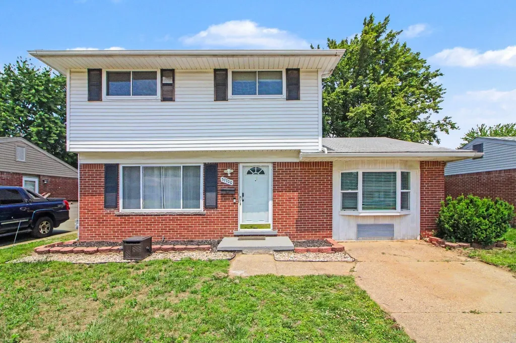 37700 Westvale Street Romulus City MI 48174