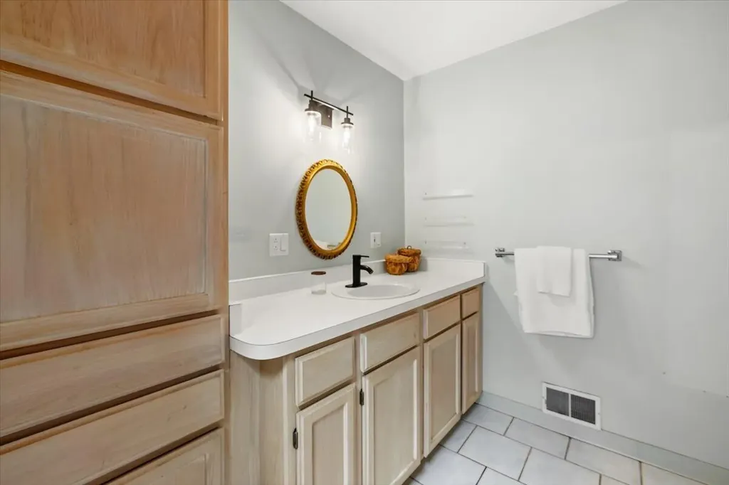 9611 E Newburg Road Vernon Township MI 48429