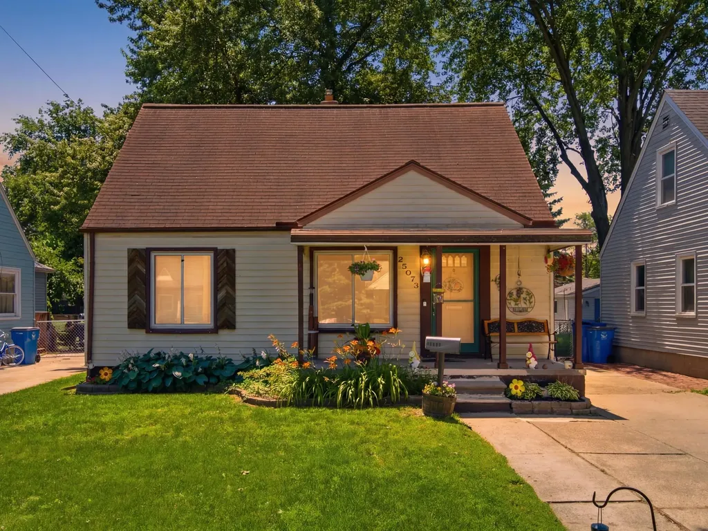 25073 Andover Drive Dearborn Heights City MI 48125