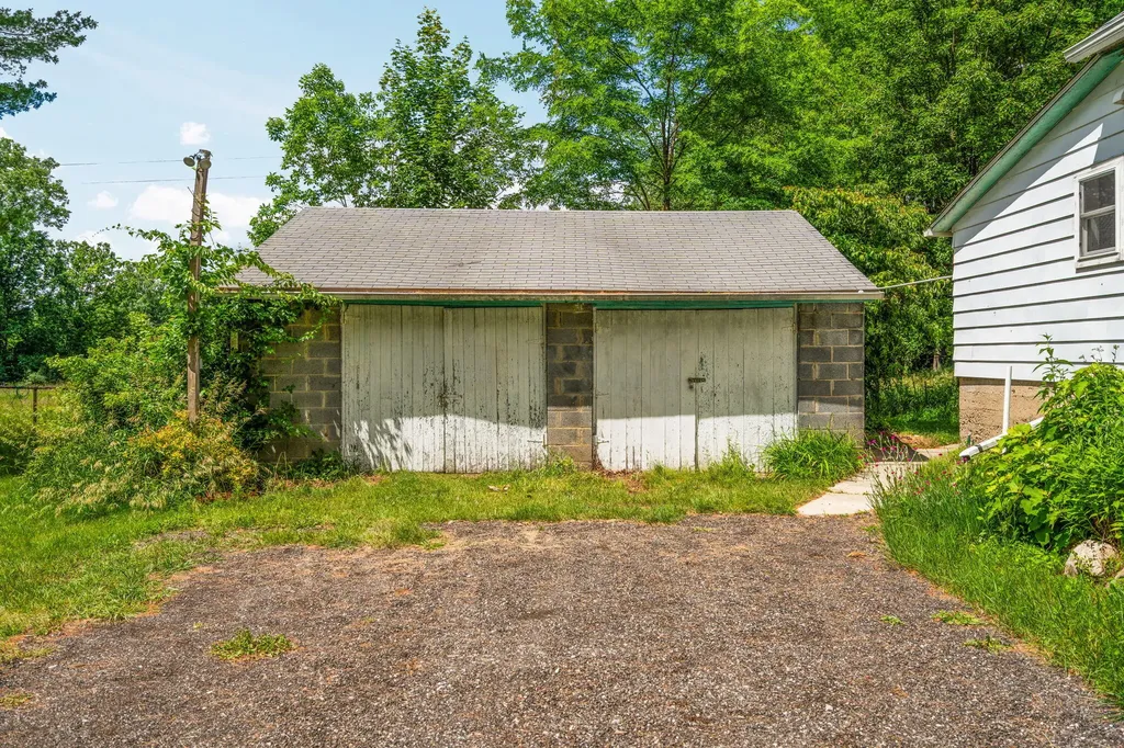 18250 Bush Road Sylvan Township MI 48118