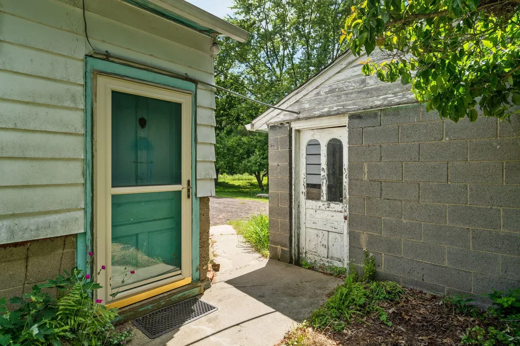 18250 Bush Road Sylvan Township MI 48118