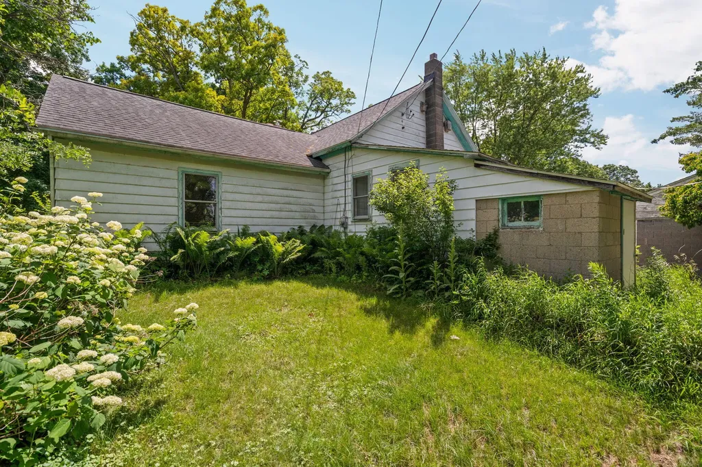 18250 Bush Road Sylvan Township MI 48118