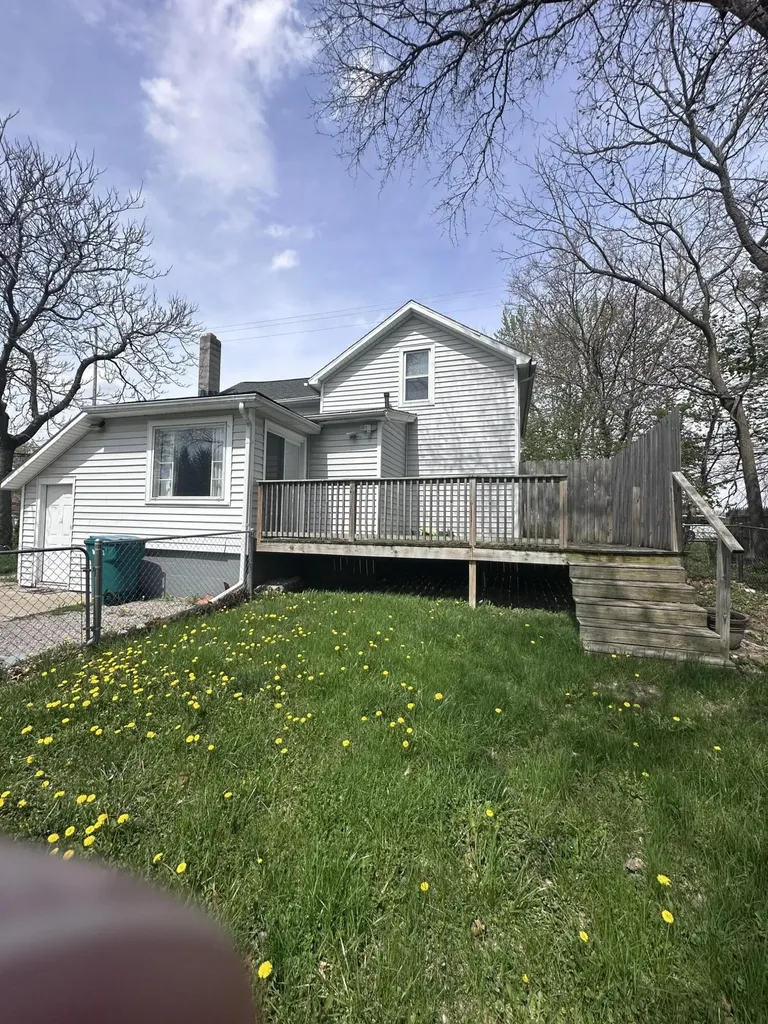 1002 E Oliver Street Owosso City MI 48867