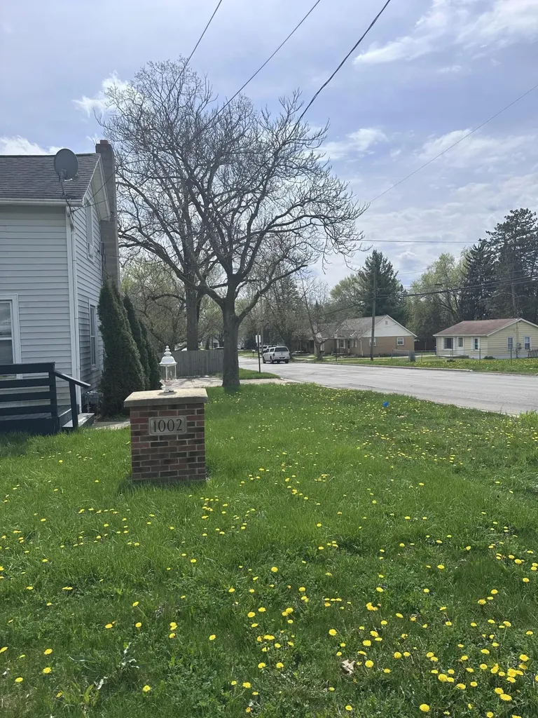 1002 E Oliver Street Owosso City MI 48867