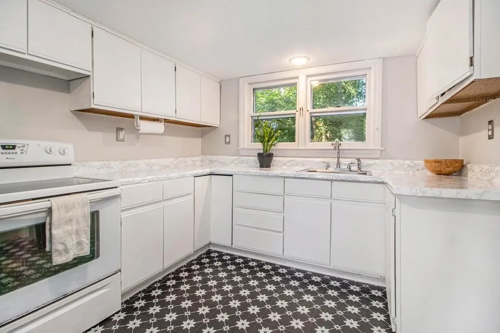 220 S 7th Street Ann Arbor City MI 48103