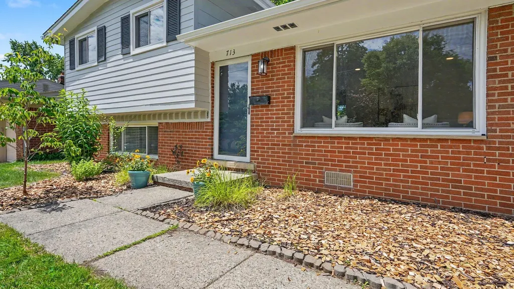 713 Leona Drive Ann Arbor City MI 48103