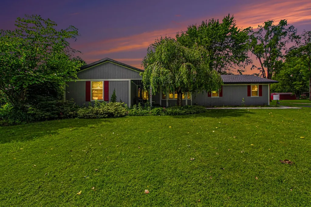 41141 Savage Road Van Buren Charter Township MI 48111