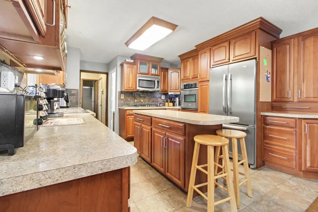 41141 Savage Road Van Buren Charter Township MI 48111