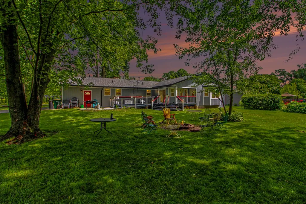 41141 Savage Road Van Buren Charter Township MI 48111