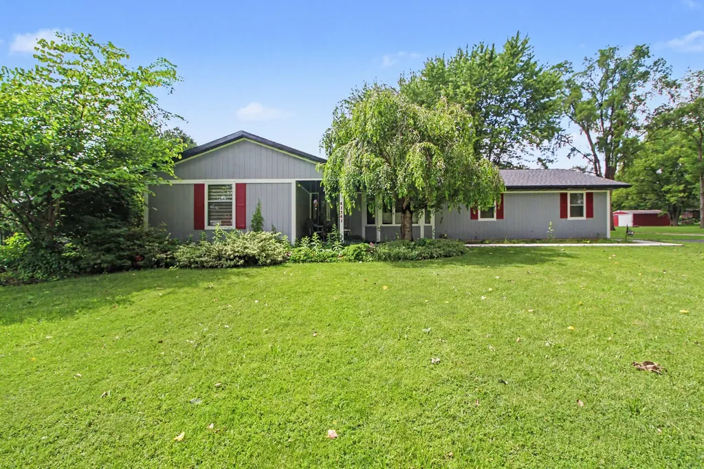 41141 Savage Road Van Buren Charter Township MI 48111