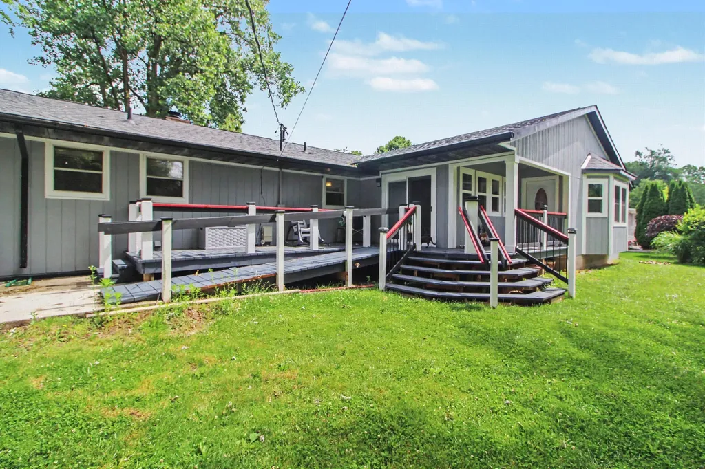 41141 Savage Road Van Buren Charter Township MI 48111