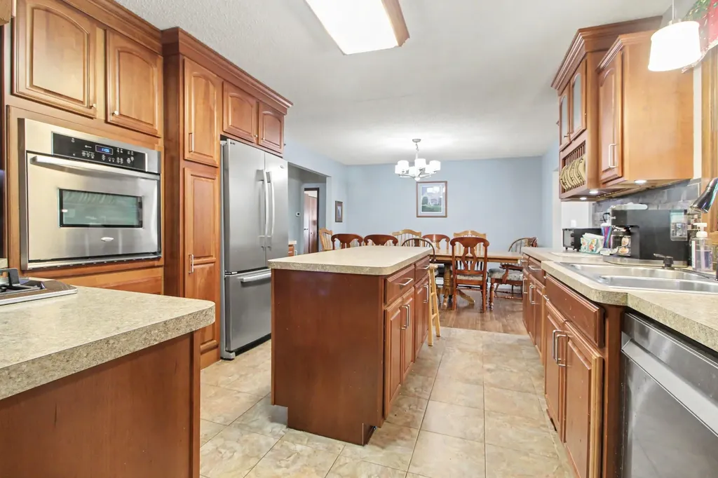 41141 Savage Road Van Buren Charter Township MI 48111