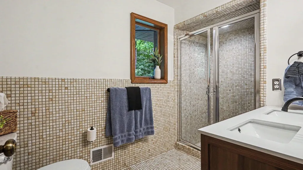 5595 Mountain Road Genoa Township MI 48116