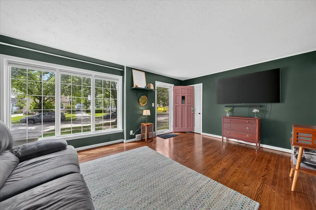 2331 Rowland Avenue Royal Oak City MI 48067