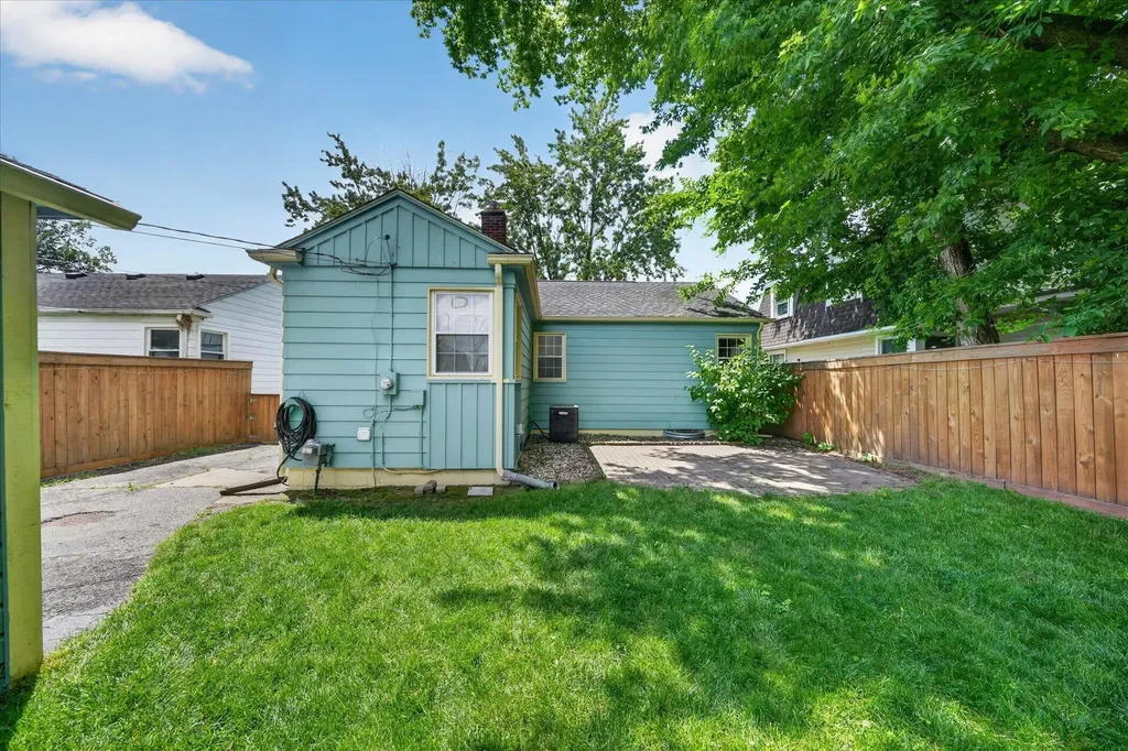 2331 Rowland Avenue Royal Oak City MI 48067