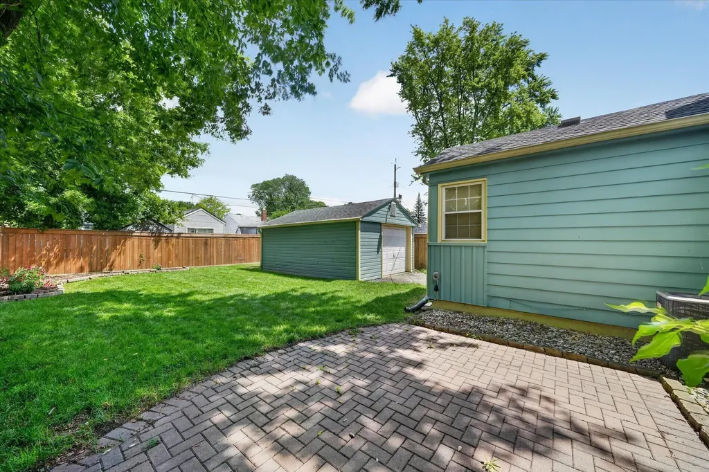 2331 Rowland Avenue Royal Oak City MI 48067