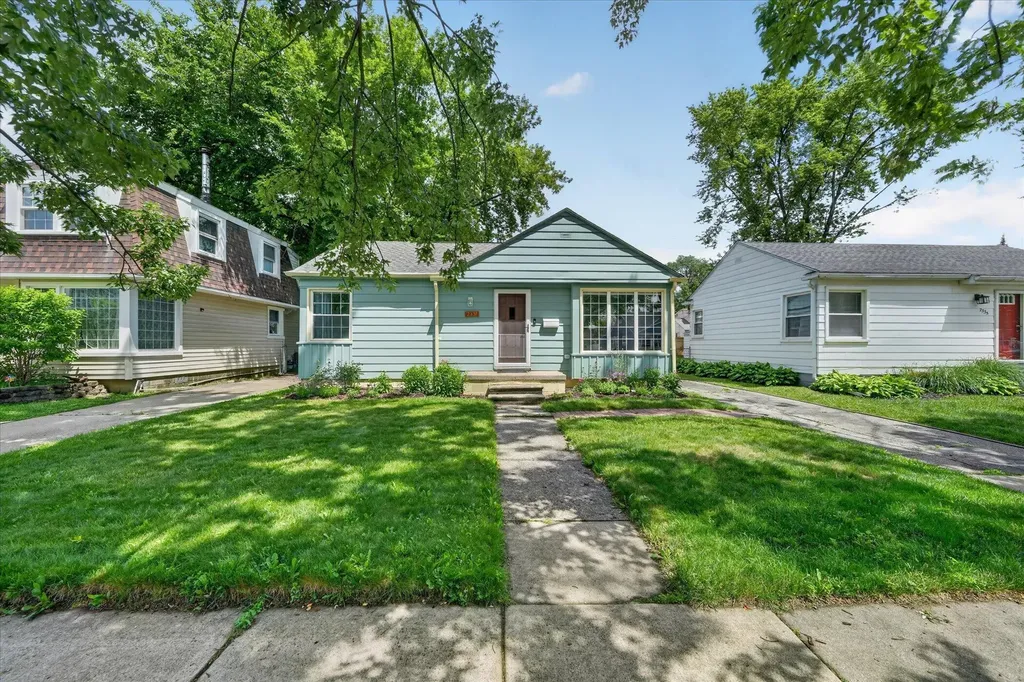 2331 Rowland Avenue Royal Oak City MI 48067