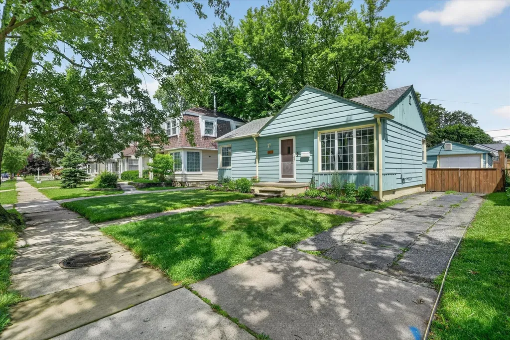 2331 Rowland Avenue Royal Oak City MI 48067