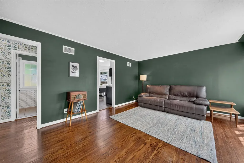 2331 Rowland Avenue Royal Oak City MI 48067