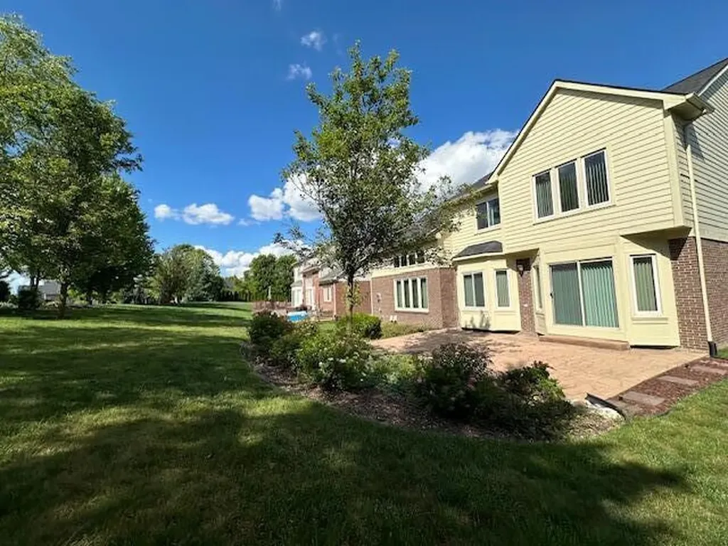 13283 Karl Drive Plymouth City MI 48170