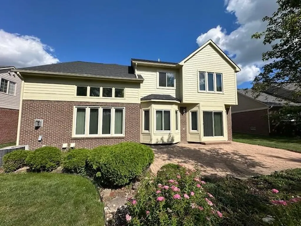 13283 Karl Drive Plymouth City MI 48170