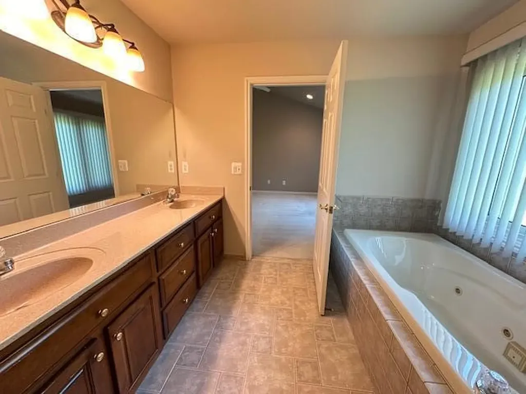 13283 Karl Drive Plymouth City MI 48170