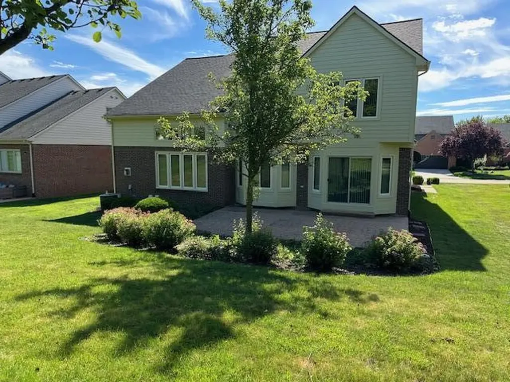 13283 Karl Drive Plymouth City MI 48170