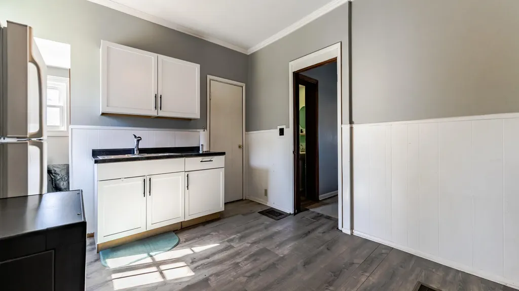 2325 S Cedar Street Lansing City MI 48910