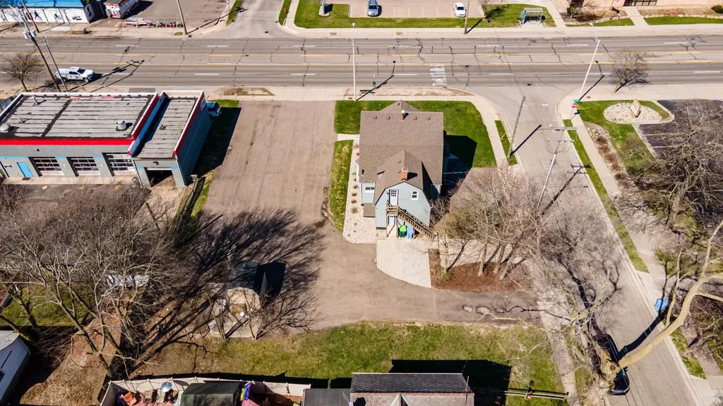 2325 S Cedar Street Lansing City MI 48910