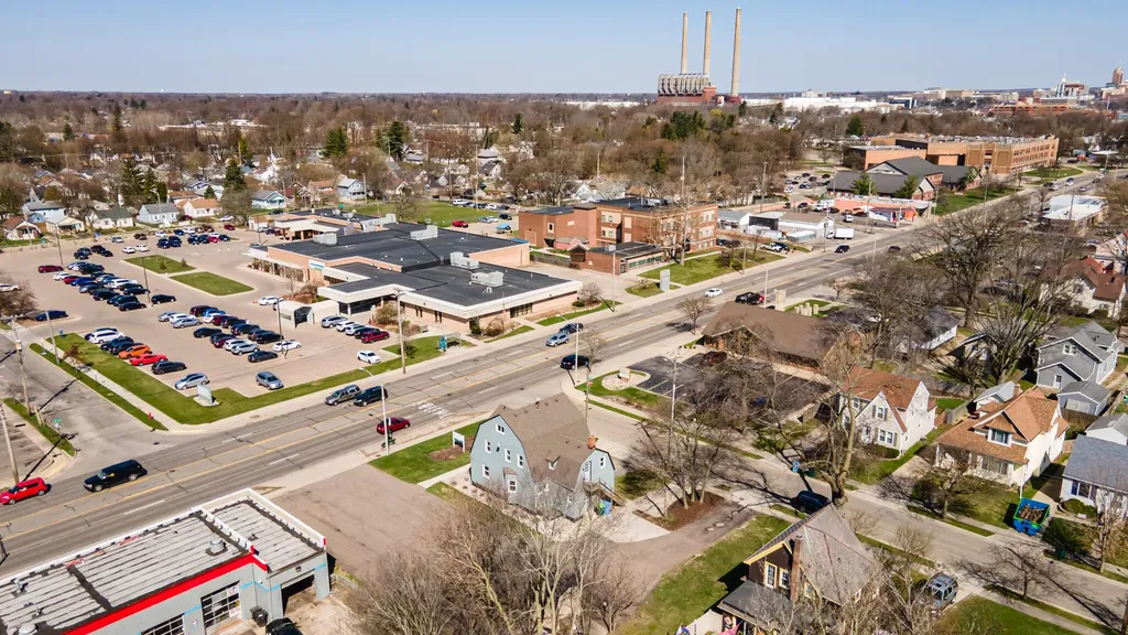 2325 S Cedar Street Lansing City MI 48910