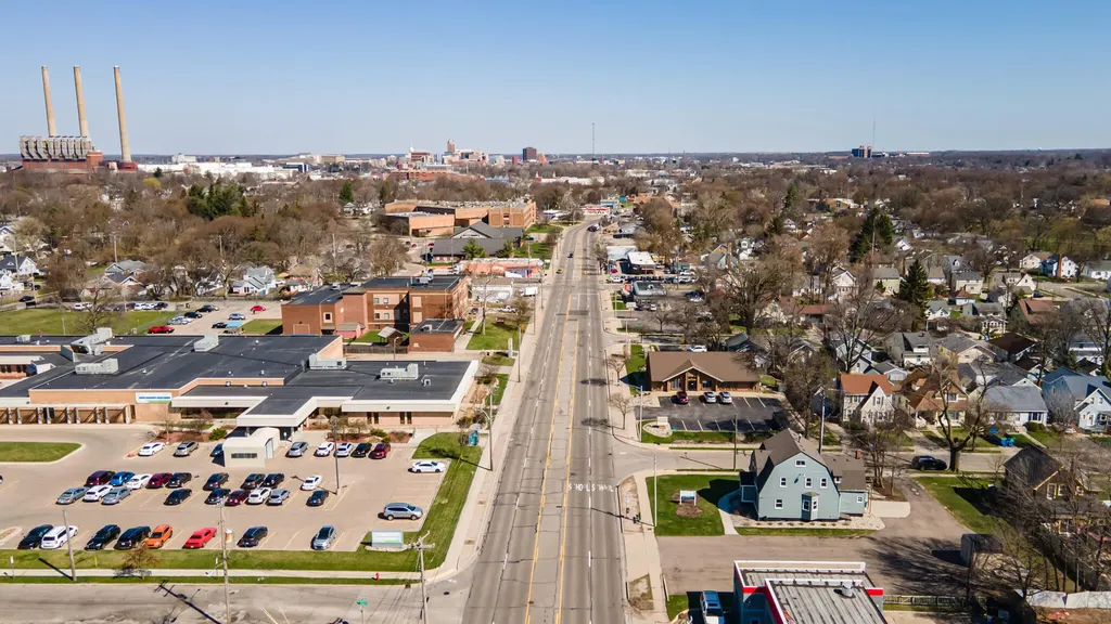 2325 S Cedar Street Lansing City MI 48910