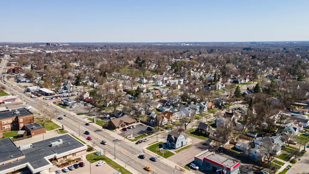 2325 S Cedar Street Lansing City MI 48910