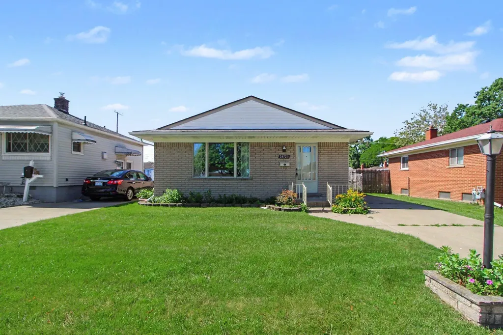 24725 Hass Street Dearborn Heights City MI 48127