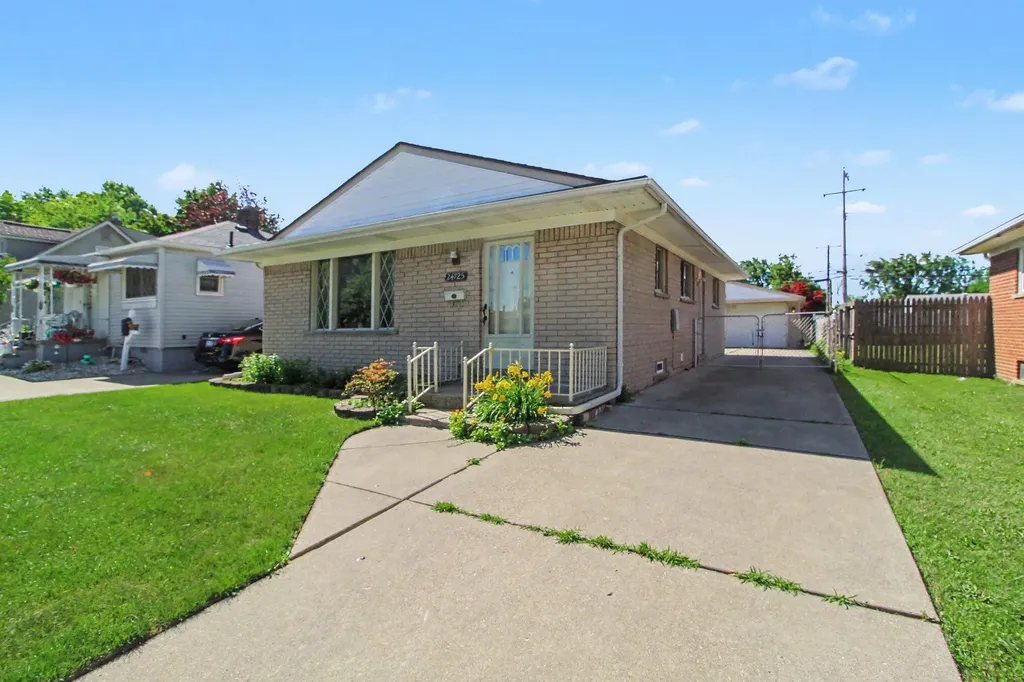 24725 Hass Street Dearborn Heights City MI 48127