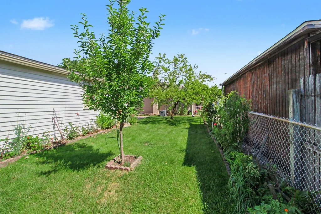 24725 Hass Street Dearborn Heights City MI 48127