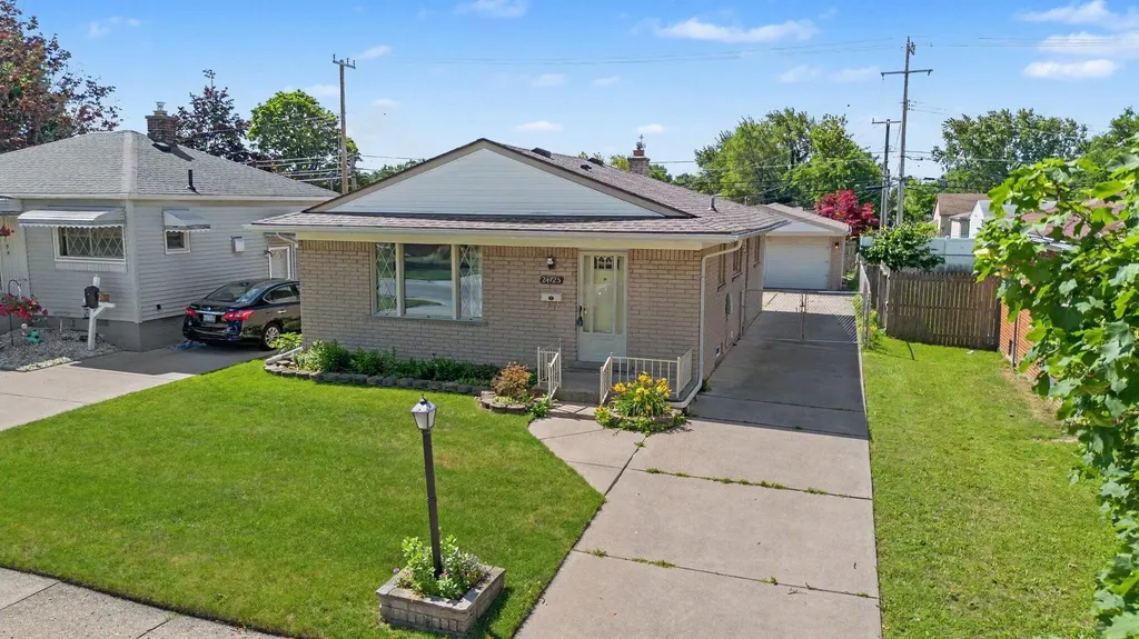 24725 Hass Street Dearborn Heights City MI 48127