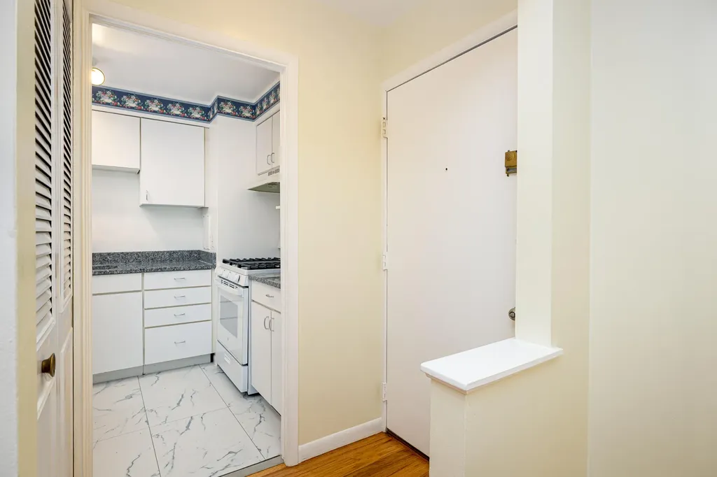 1213 Island Drive Ann Arbor City MI 48105