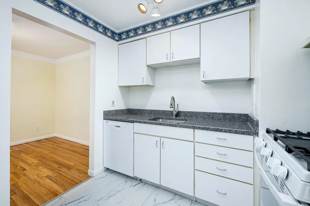 1213 Island Drive Ann Arbor City MI 48105